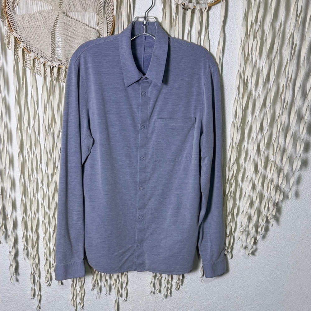 Lululemon Men's Commission Long Sleeve Button Down in Blue M/L with Pocket